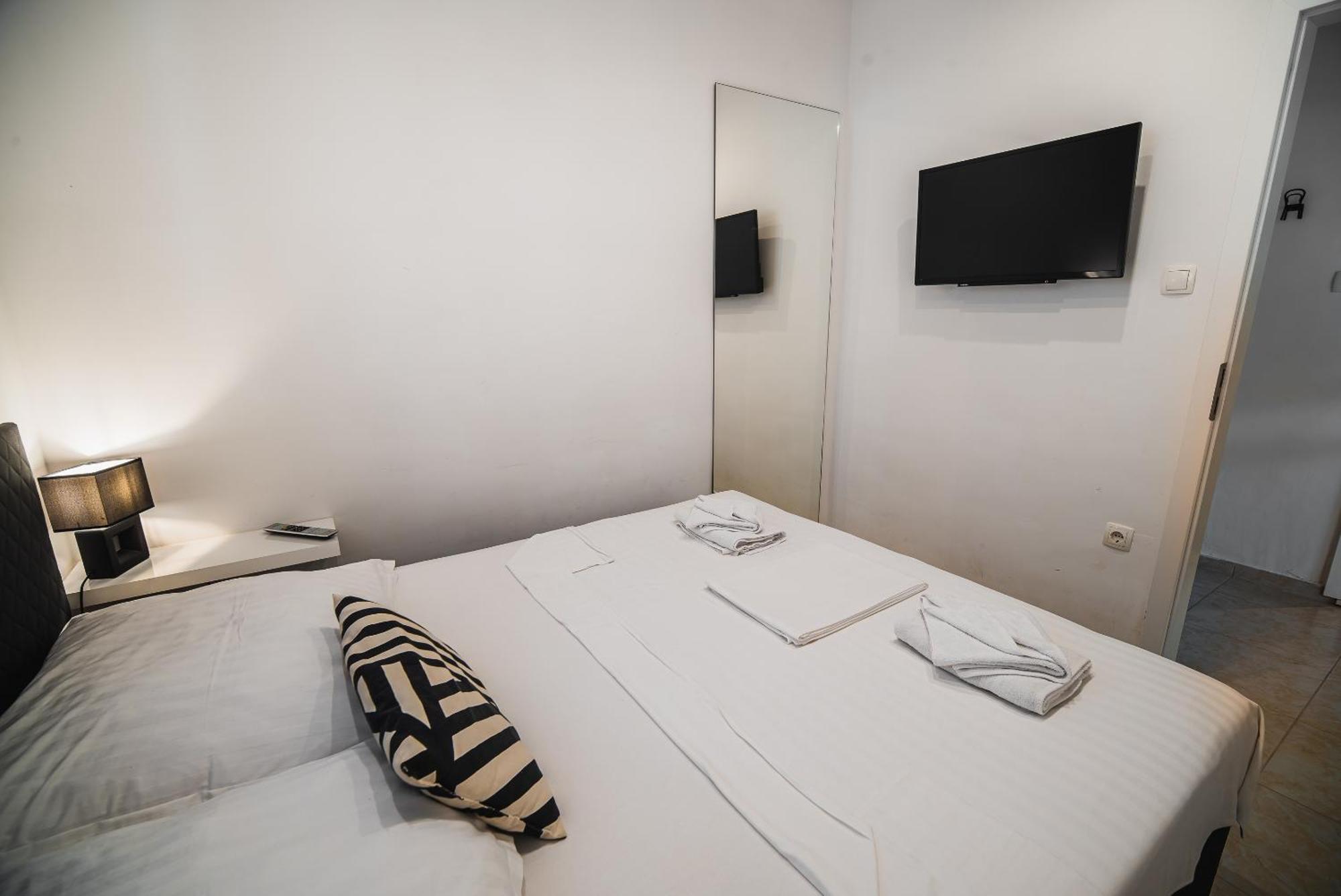 Downtown Park Apartments With Balcony Vodice Room photo