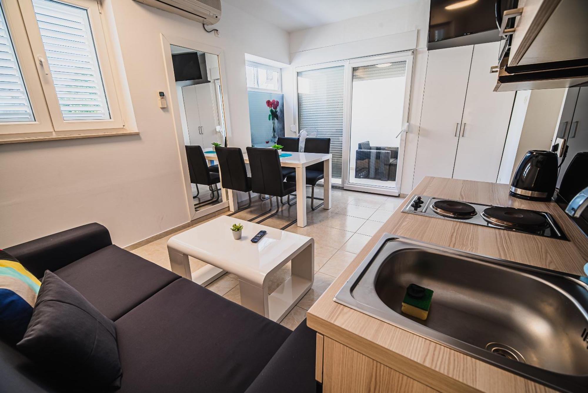 Downtown Park Apartments With Balcony Vodice Room photo