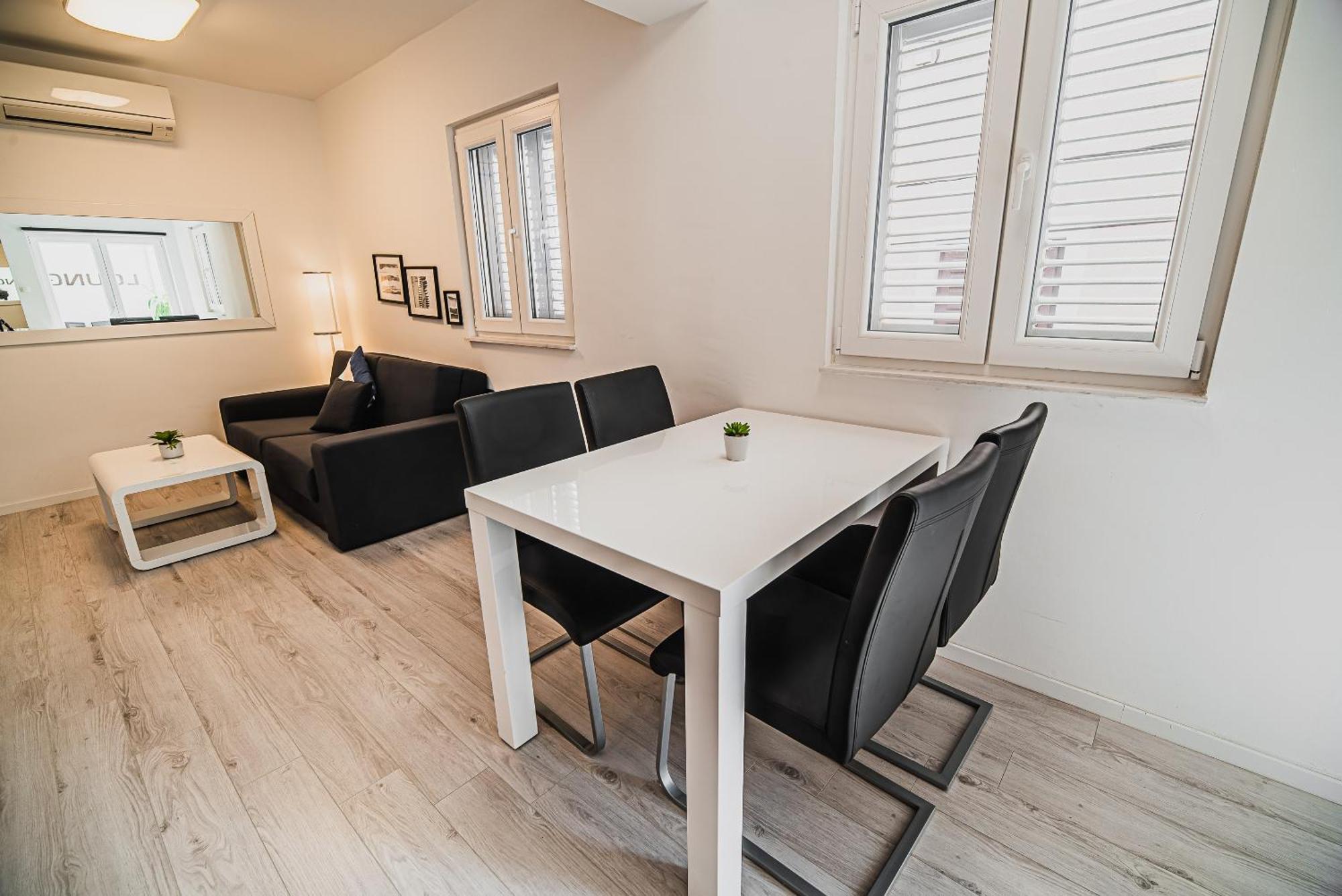 Downtown Park Apartments With Balcony Vodice Room photo