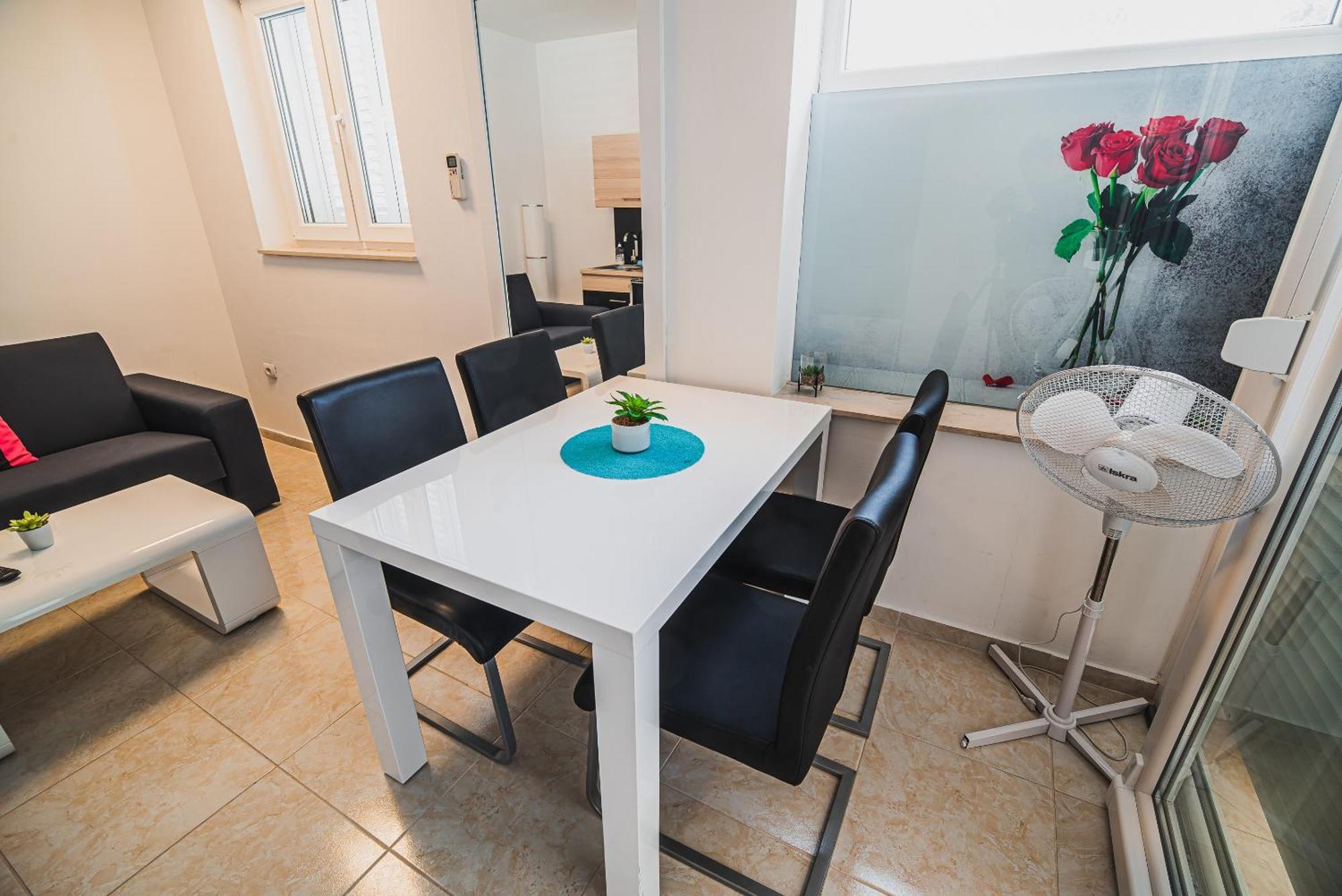 Downtown Park Apartments With Balcony Vodice Room photo